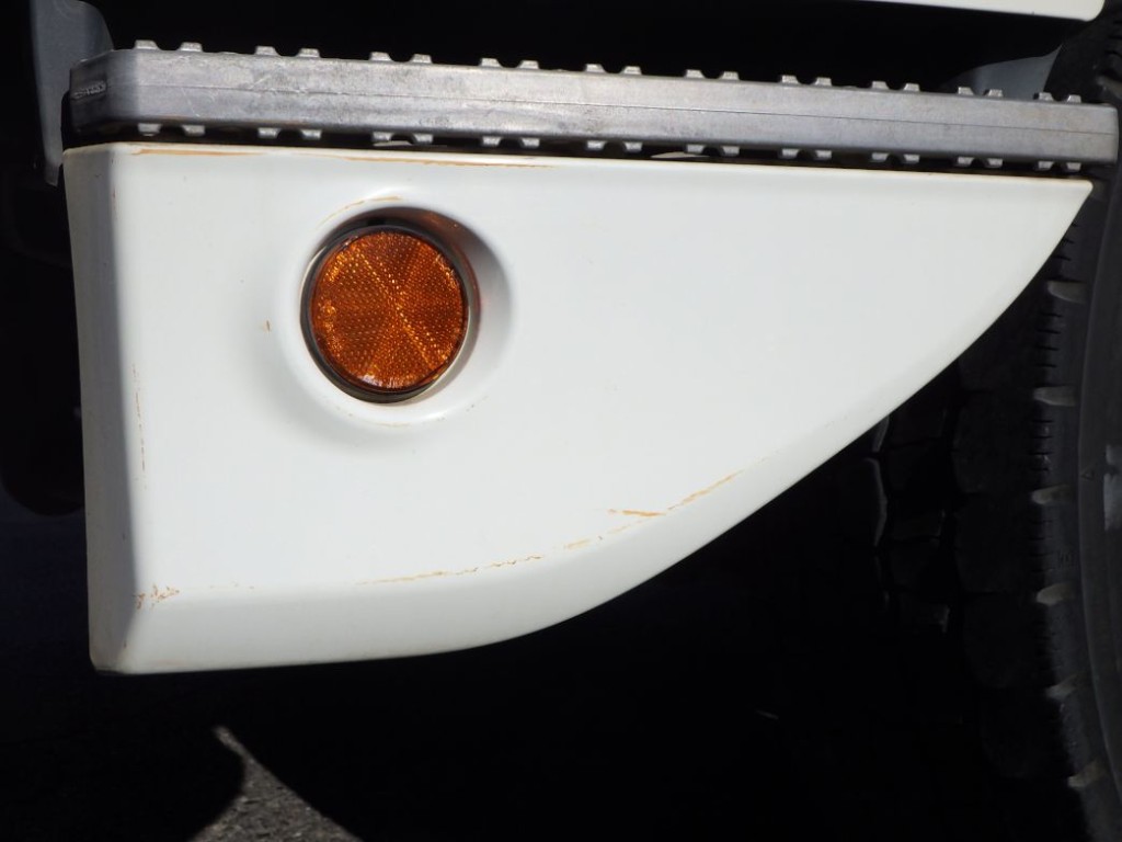 助手席側ステップカバーにスレがあります。|日野 レンジャー 2PG-FE2ABAの写真26