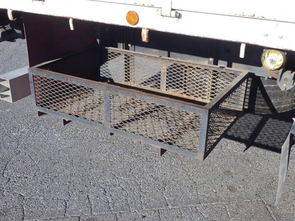 物入にキズ・サビがあります。|日野 レンジャー 2PG-FE2ABAの写真36