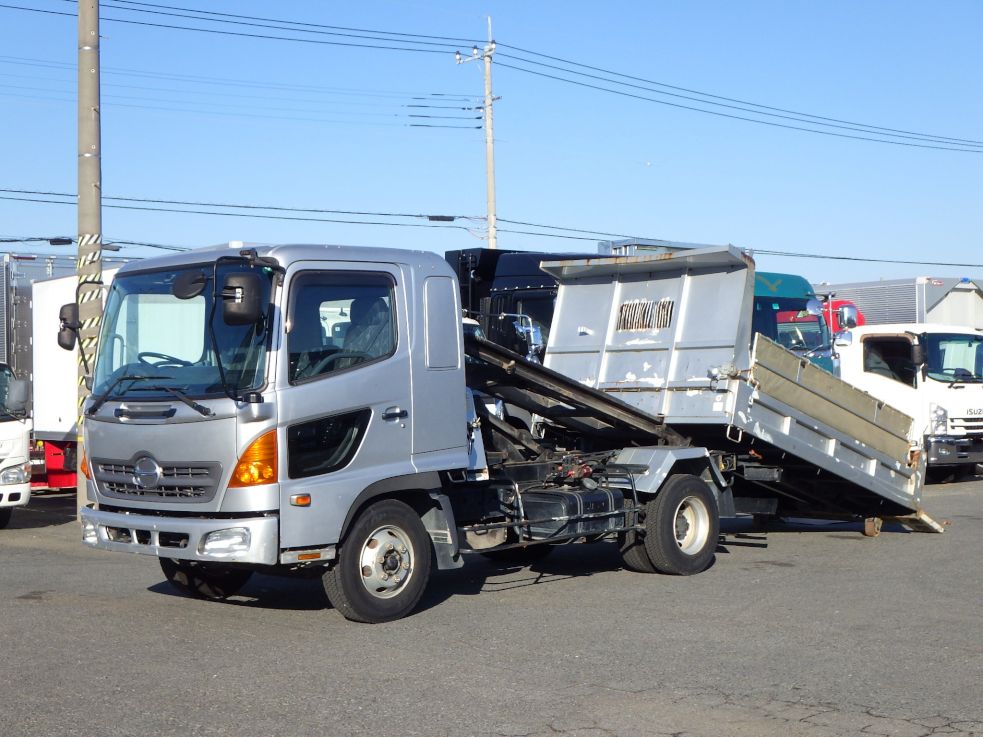 日野 レンジャー BDG-FD7JDWA(2WD)の写真1