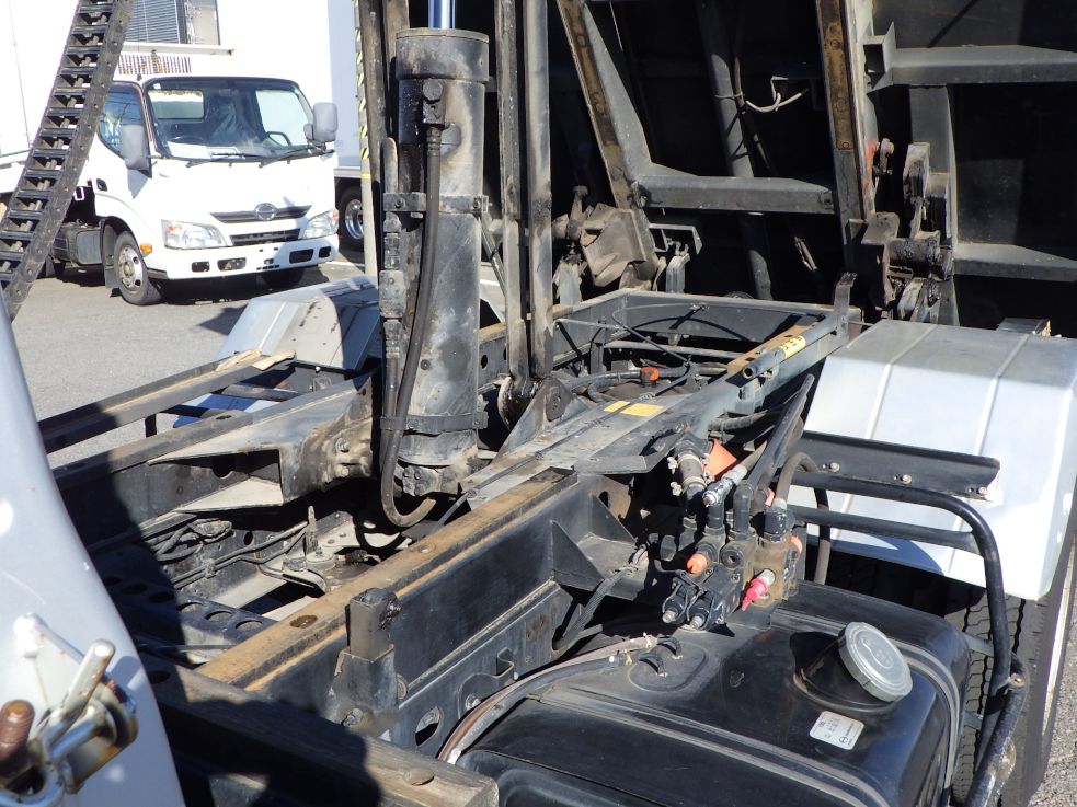 シャーシの状態です。|日野 レンジャー BDG-FD7JDWA(2WD)の写真11