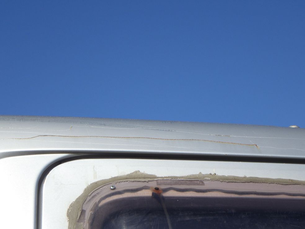 運転席側キャブ上部にキズがあります。|日野 レンジャー BDG-FD7JDWA(2WD)の写真25