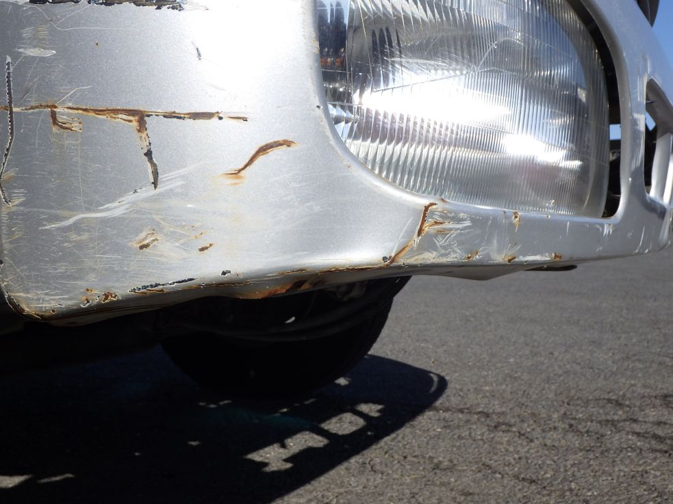 フロントバンパーの助手席側にキズ・サビ・ヘコミがあります。（助手席側にキズ・サビがあります）|日野 レンジャー BDG-FD7JDWA(2WD)の写真29