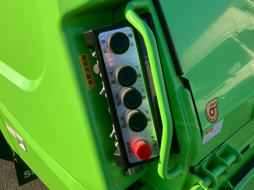 上物の操作スイッチです。|日野 デュトロ 2RG-XZU605X(2WD)の写真14