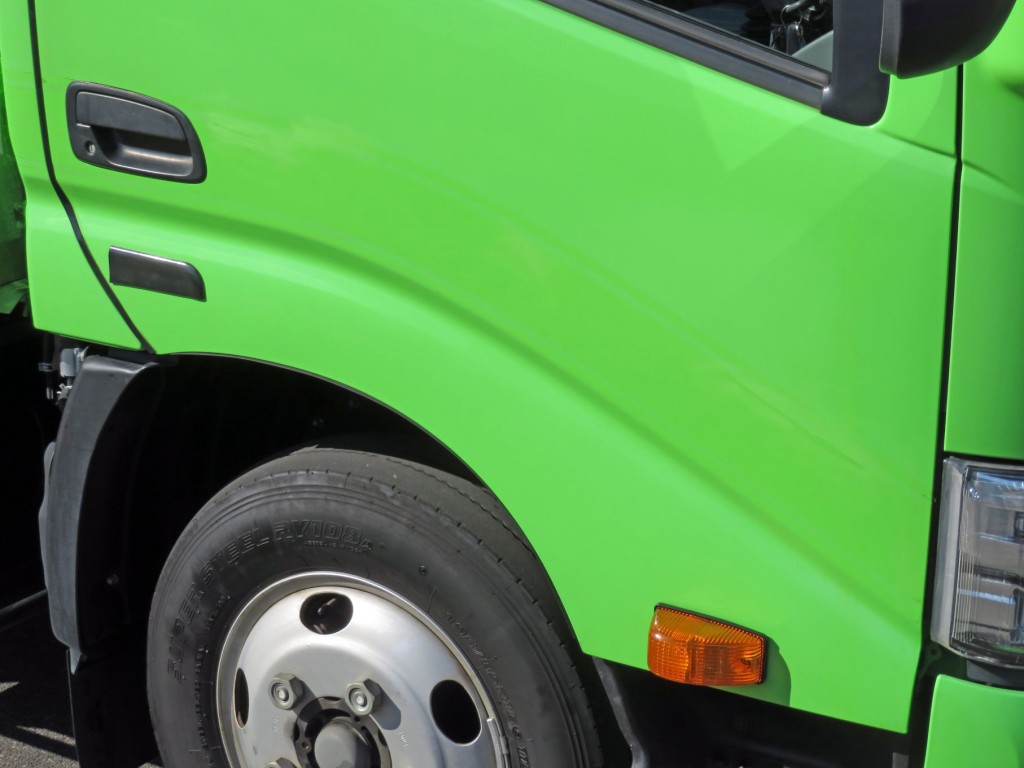 運転席ドアにライン日焼け跡があります。|日野 デュトロ 2RG-XZU605X(2WD)の写真30