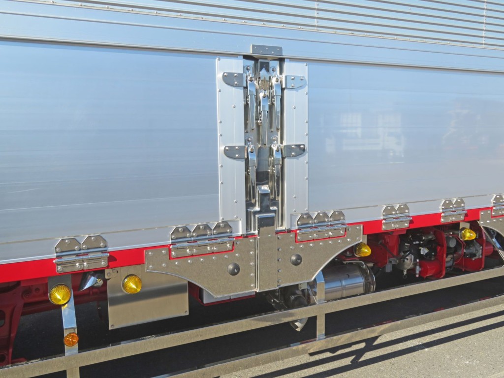 中柱・サイドレールはステンレス製です。|日野 レンジャー 2KG-FD2ABG(2WD)の写真18