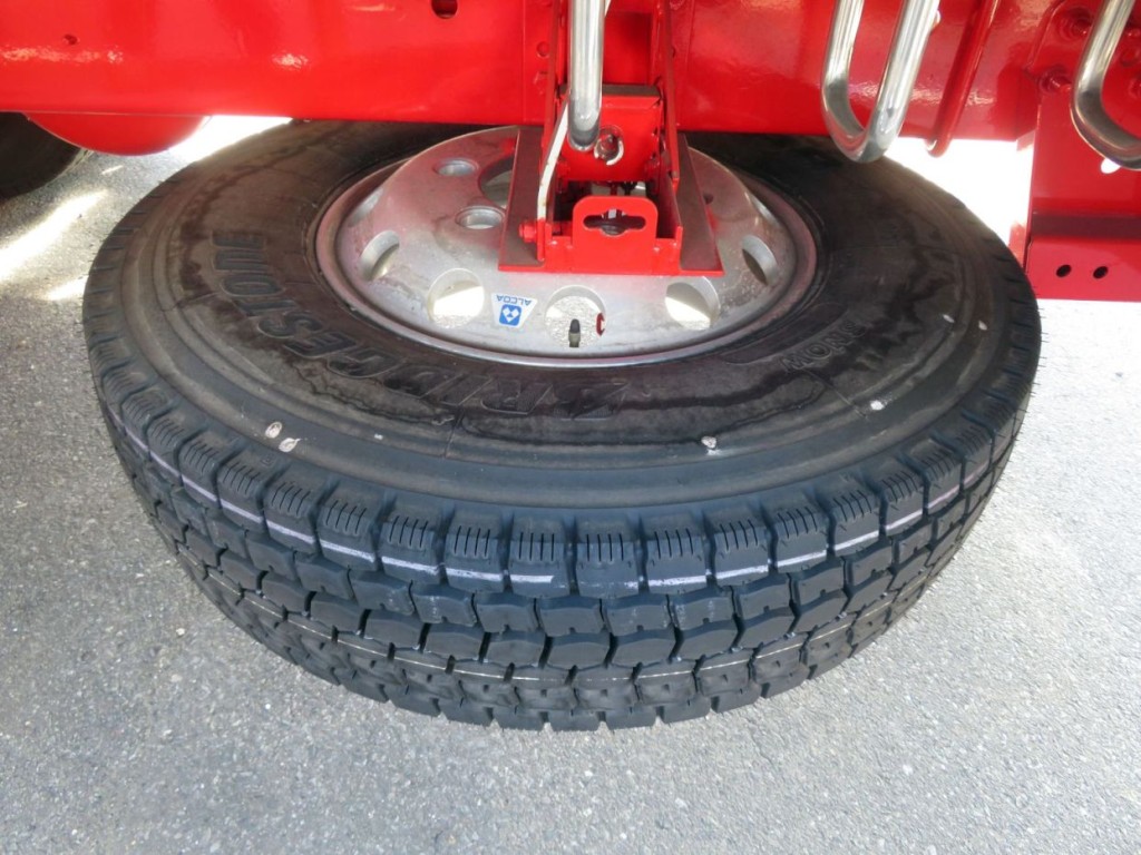 スペアタイヤ付きです。|日野 レンジャー 2KG-FD2ABG(2WD)の写真28