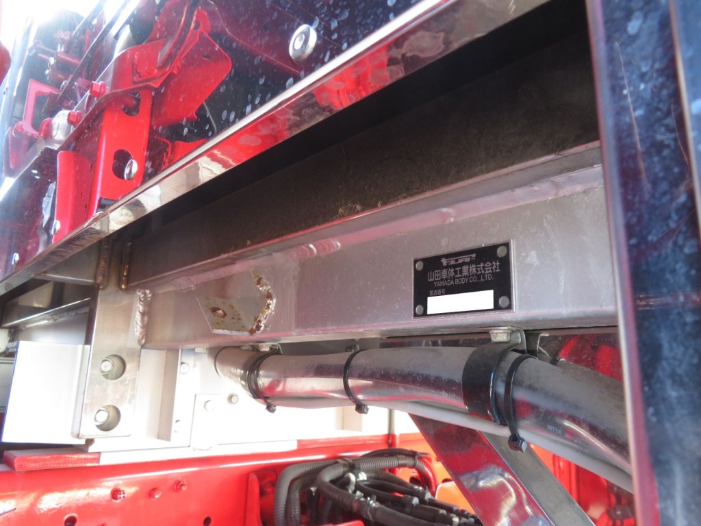 前方の横ネタはアルミ製です。|日野 レンジャー 2KG-FD2ABG(2WD)の写真42