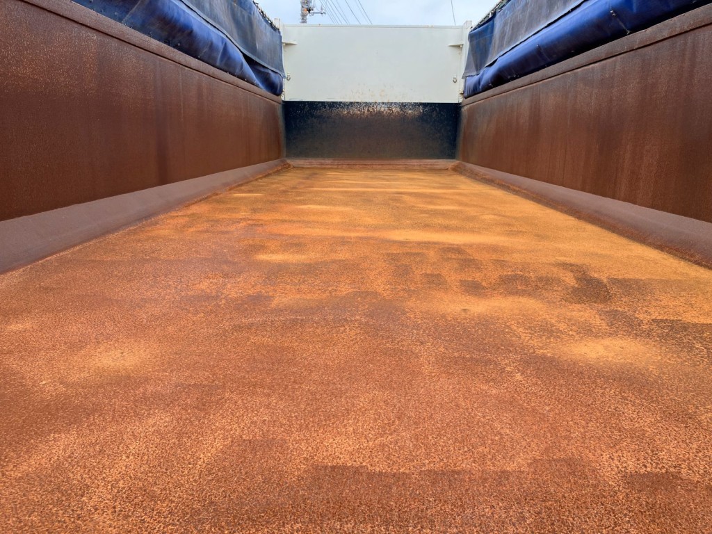 床面の状態です。凹みサビがあります|コダイラ KFL32改の写真15