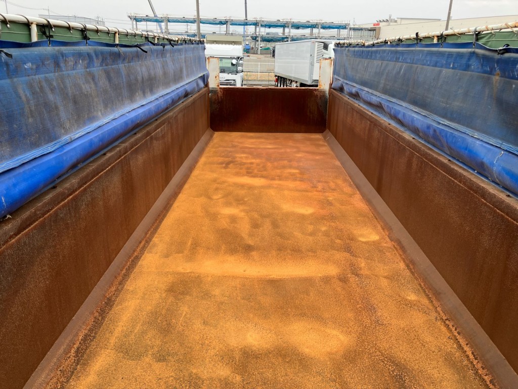 前方から見た荷台の状態です。|コダイラ KFL32改の写真16