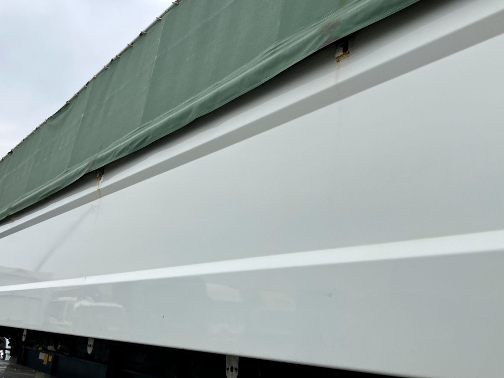 運転席側ボデー側面にサビ浮きがあります。|コダイラ KFL32改の写真41