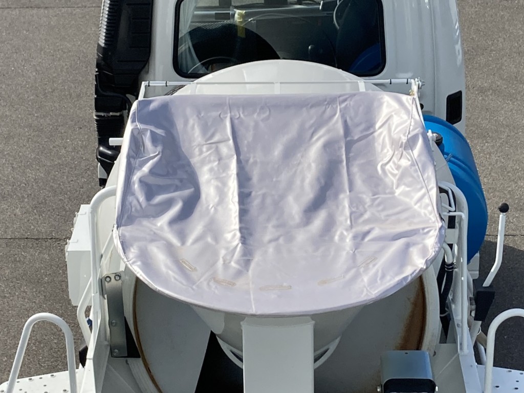 ホッパーカバーを閉めた状態です。|三菱 ファイター 2KG-FK72F(2WD)の写真16