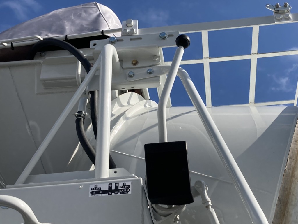 操作レバーの状態です。|三菱 ファイター 2KG-FK72F(2WD)の写真23