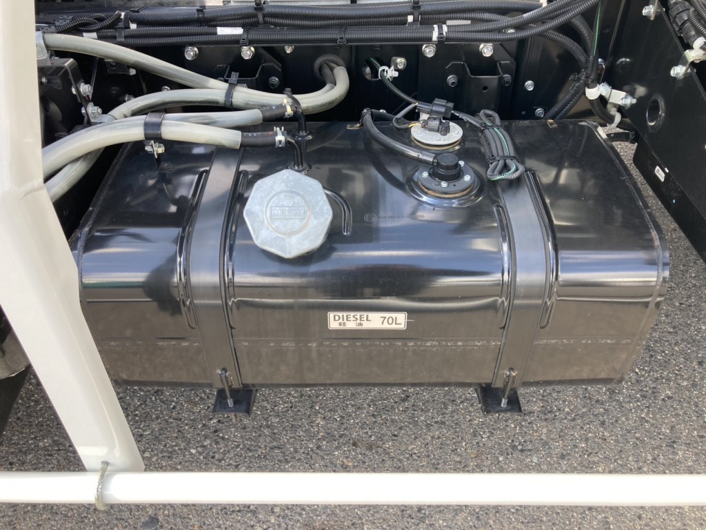 燃料タンクです。|三菱 ファイター 2KG-FK72F(2WD)の写真35