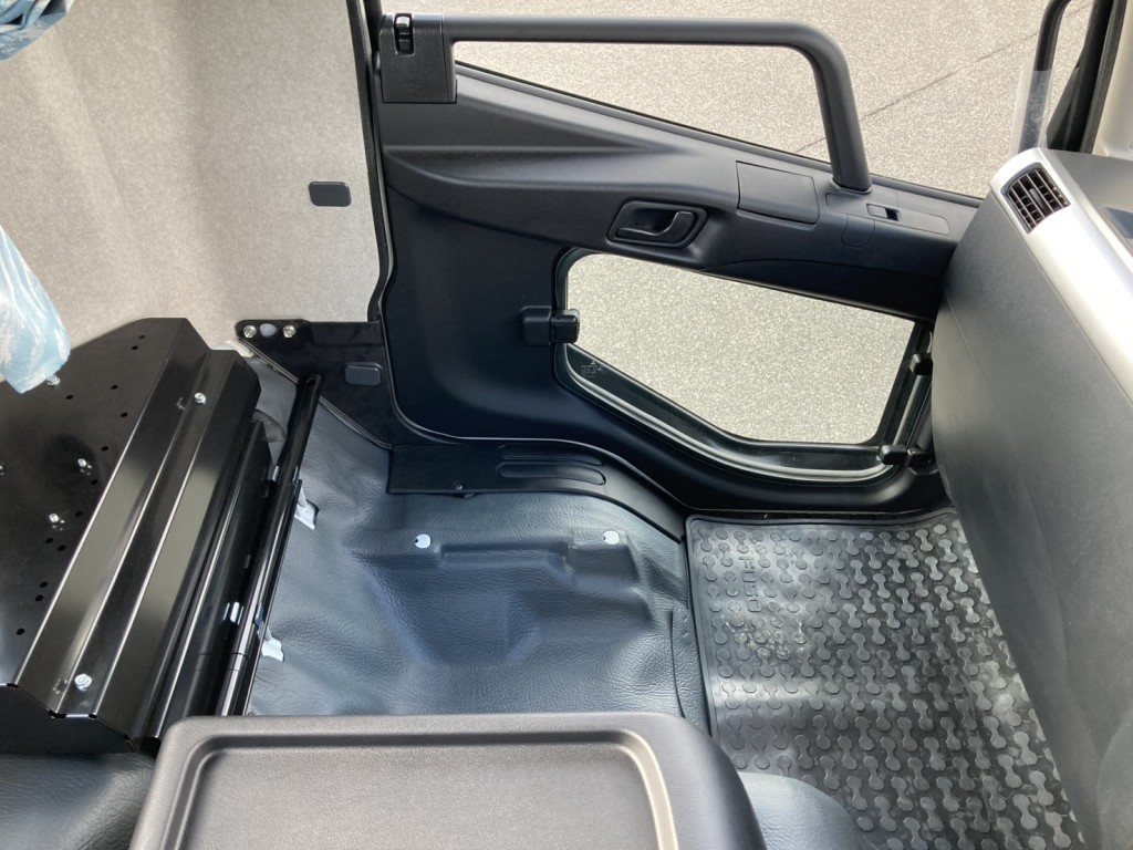 定員1名乗車登録の為助手席は有りません。|三菱 ファイター 2KG-FK72F(2WD)の写真40