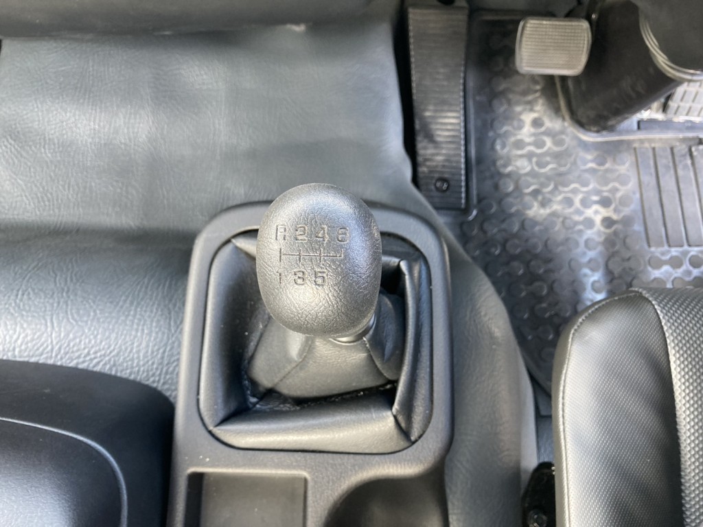 6速です。|三菱 ファイター 2KG-FK72F(2WD)の写真41