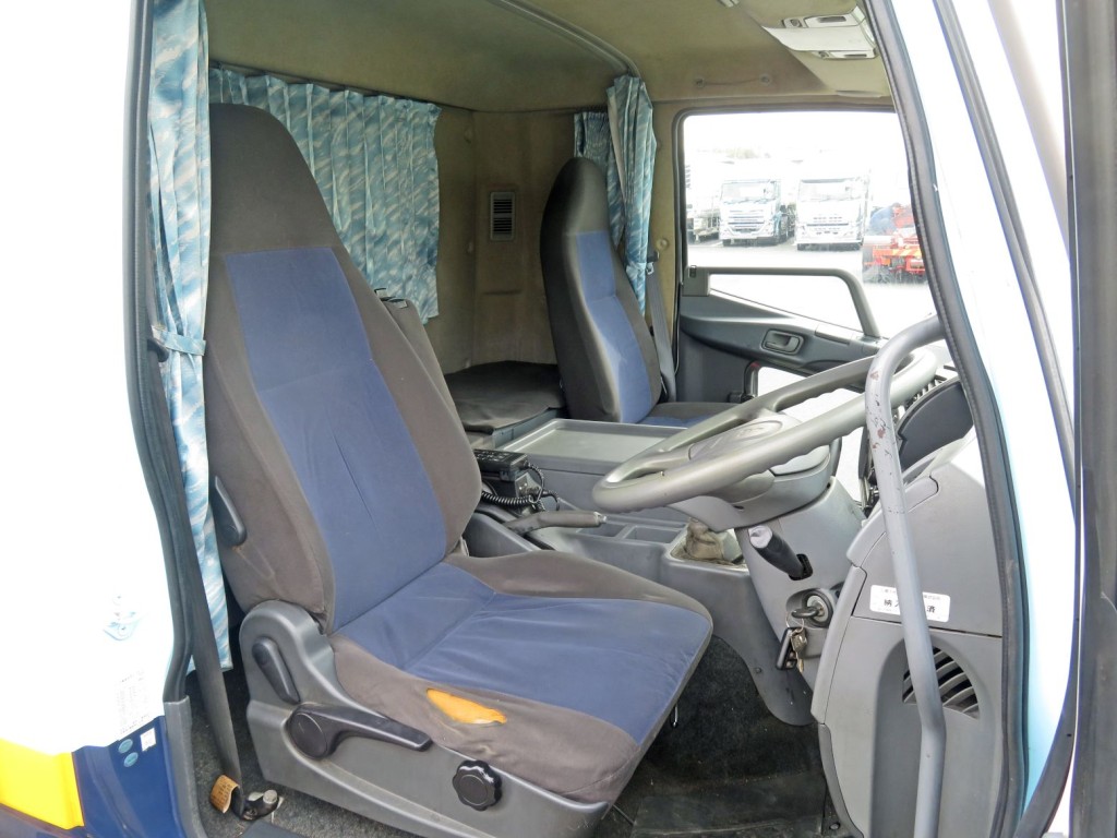 三菱 ファイター TKG-FK64F(2WD)の写真6