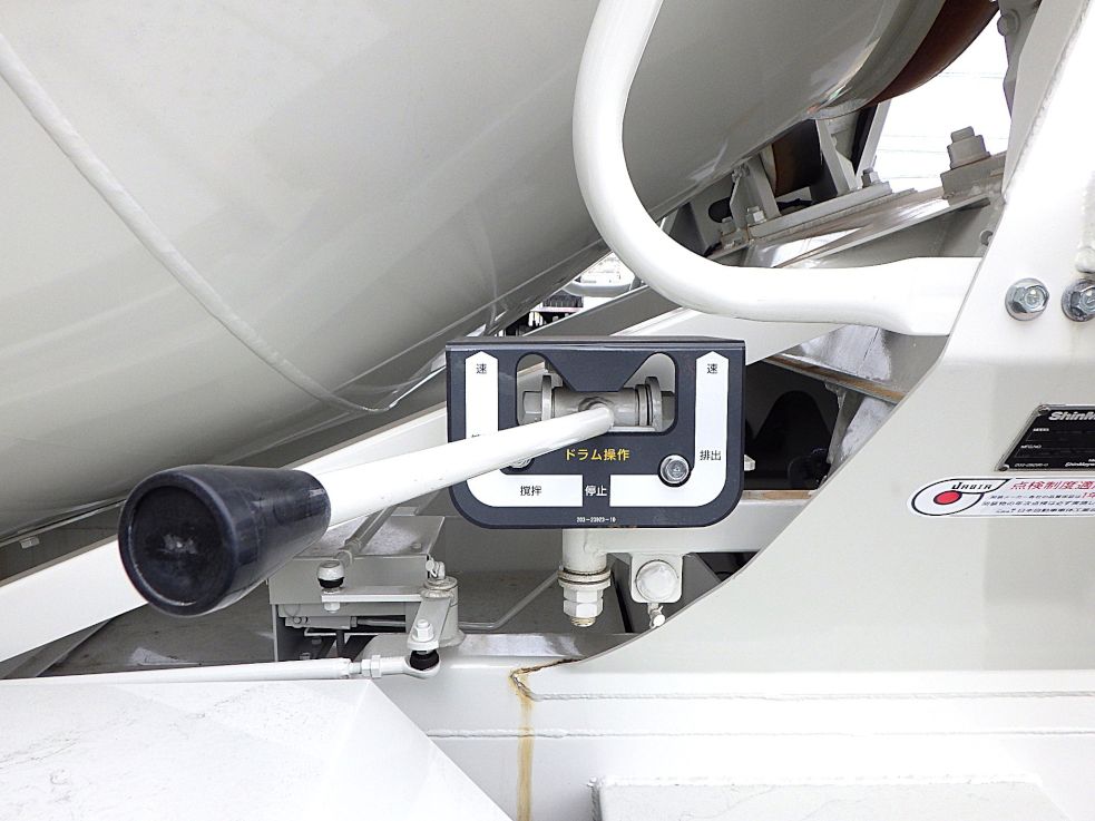 助手席側の操作レバーです。|いすゞ フォワード 2PG-FTR90U4の写真15