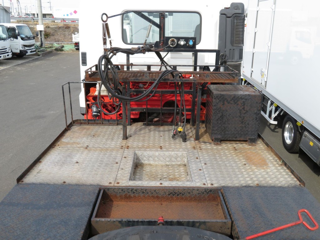 踊り場の状態です。|日野 プロフィア QDG-SS1EKDAの写真9