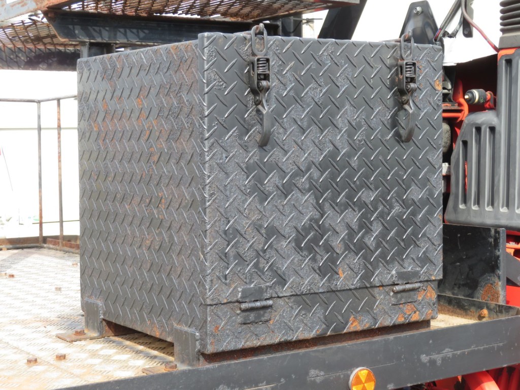 工具箱にサビがあります。|日野 プロフィア QDG-SS1EKDAの写真36