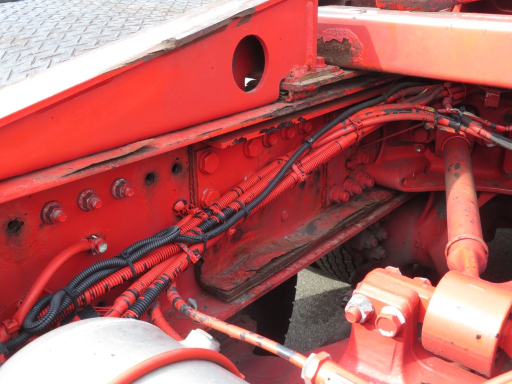 シャーシ内側の状態です。|日野 プロフィア QDG-SS1EKDAの写真38