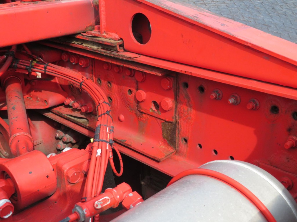 シャーシ内側の状態です。|日野 プロフィア QDG-SS1EKDAの写真39