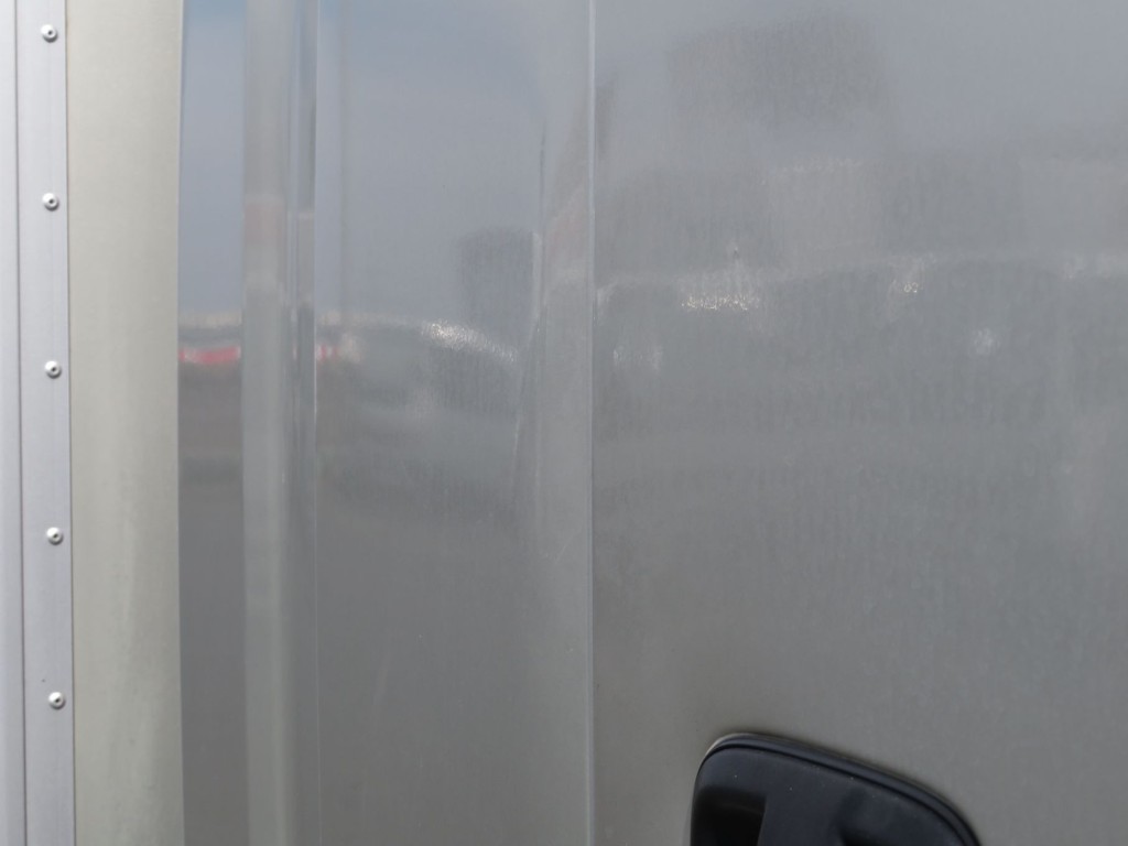 運転席側クォーターパネル前側にヘコミがあります。|いすゞ フォワード 2RG-FSR90T2の写真40