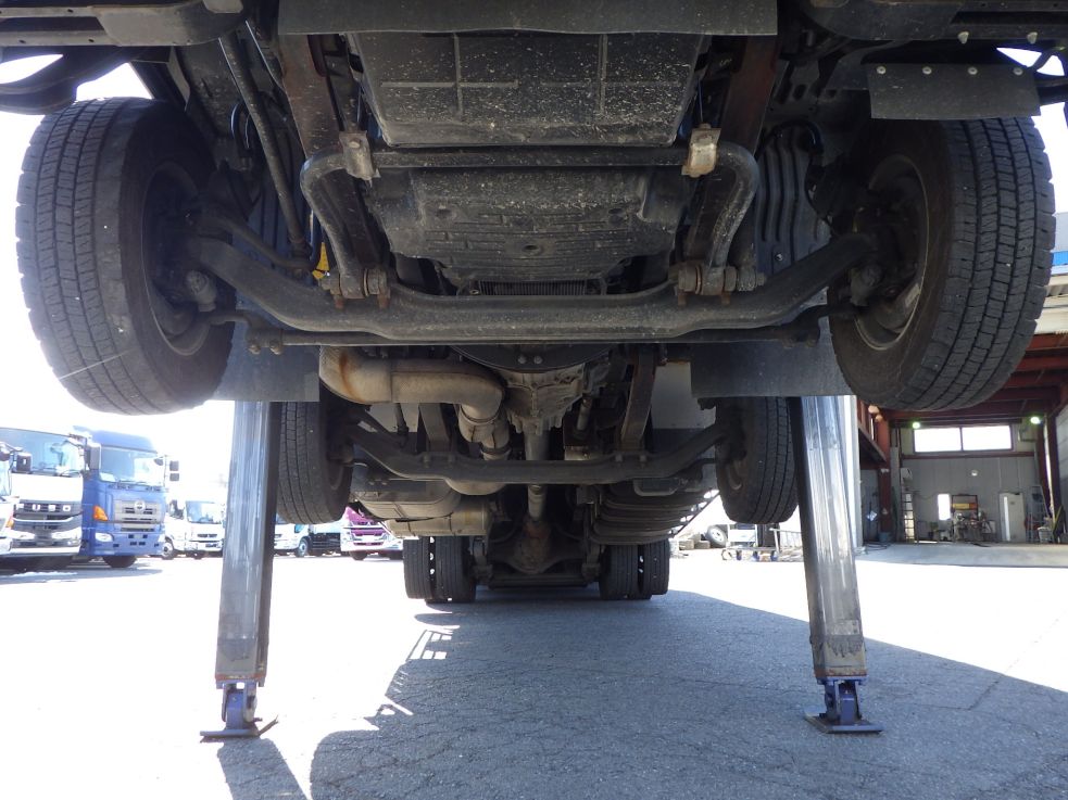 ボディー下周りの状態です。|三菱 スーパーグレート 2KG-FS74HZの写真10