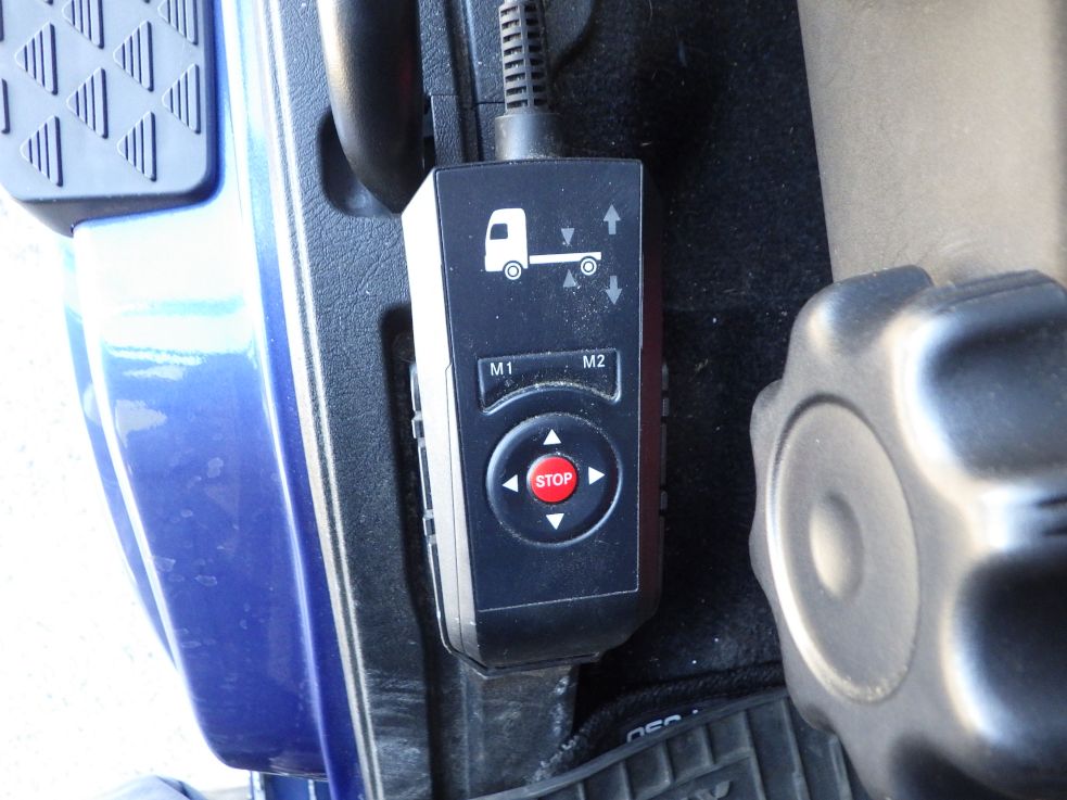 エアサスのコントローラーです。|三菱 スーパーグレート 2KG-FS74HZの写真21