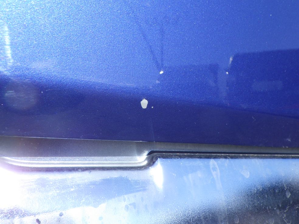 フロントパネルに飛び石キズがあります。|三菱 スーパーグレート 2KG-FS74HZの写真26