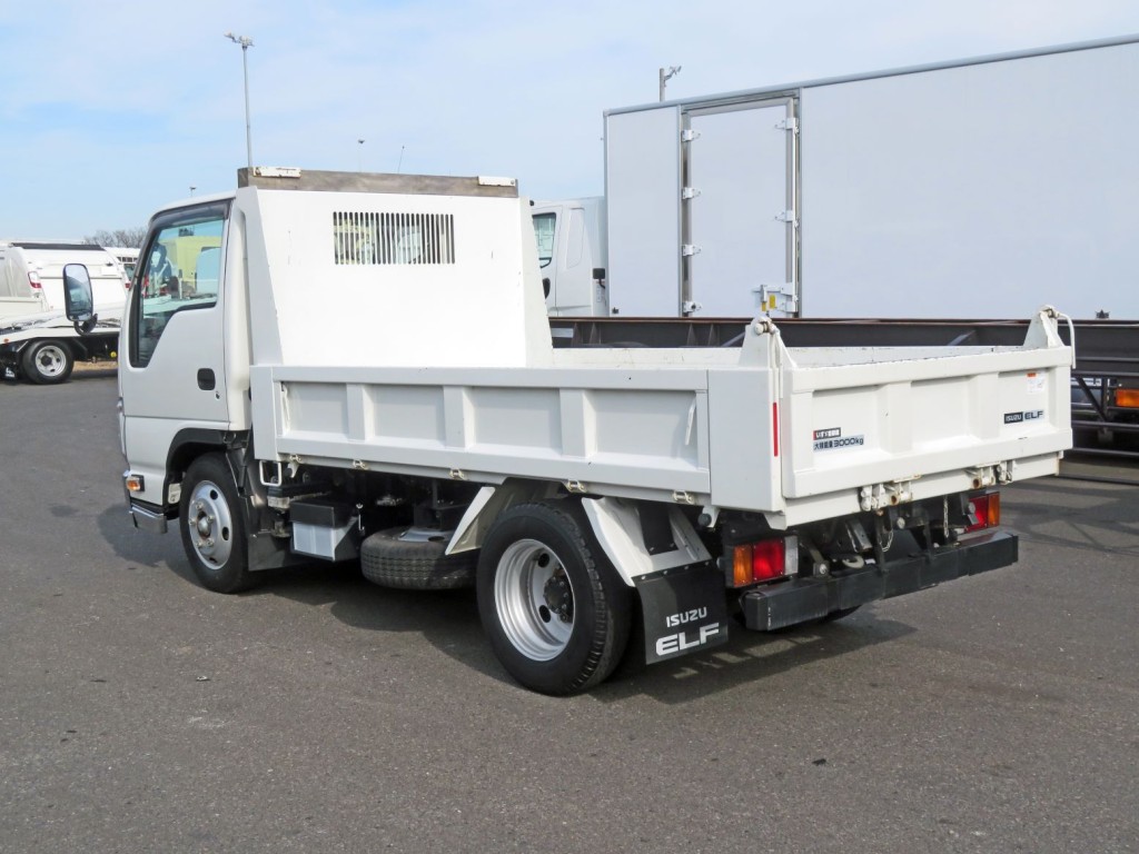 いすゞ エルフ 2RG-NKR88AD(2WD)の写真3