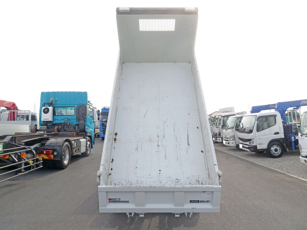 いすゞ エルフ 2RG-NKR88AD(2WD)の写真7