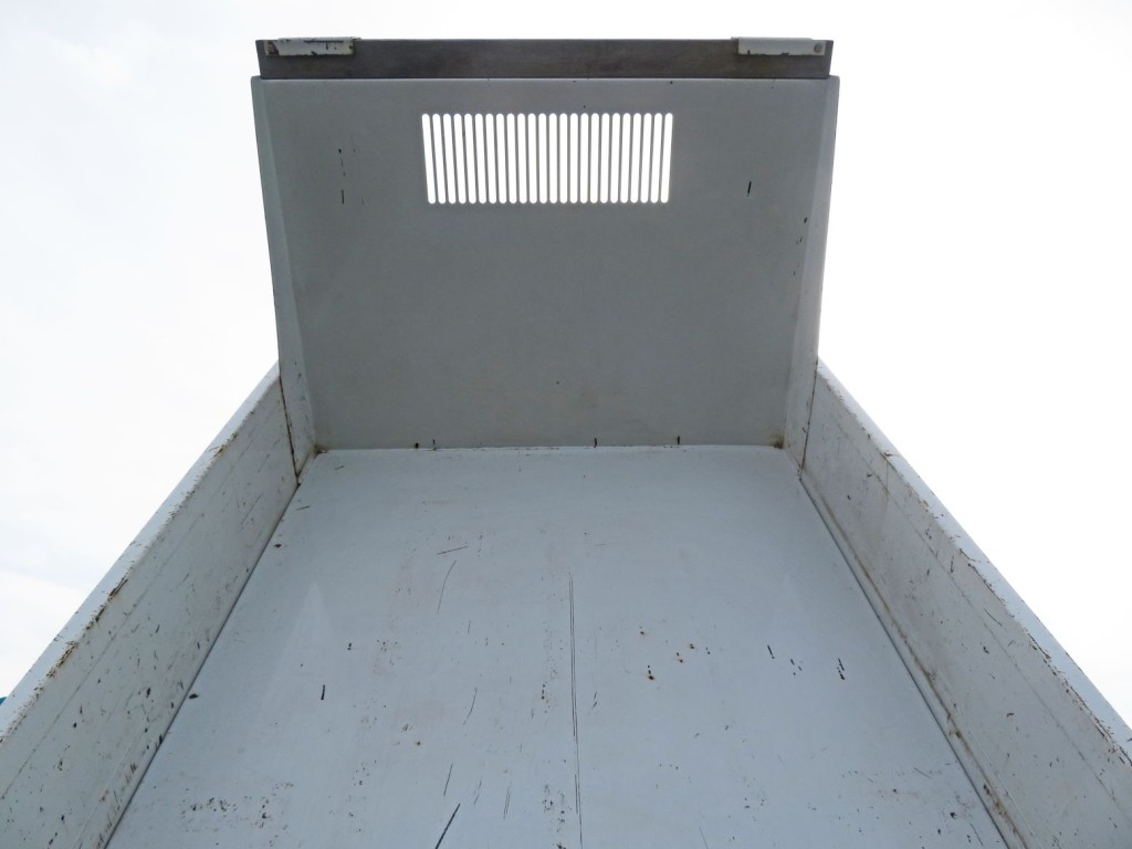 いすゞ エルフ 2RG-NKR88AD(2WD)の写真8