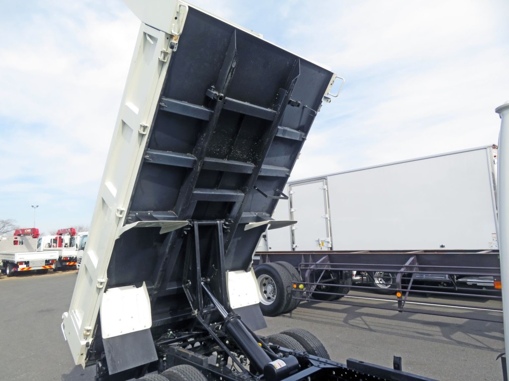 いすゞ エルフ 2RG-NKR88AD(2WD)の写真9