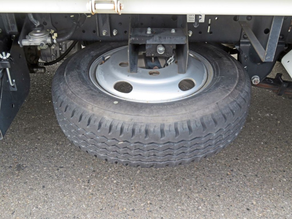 いすゞ エルフ 2RG-NKR88AD(2WD)の写真12