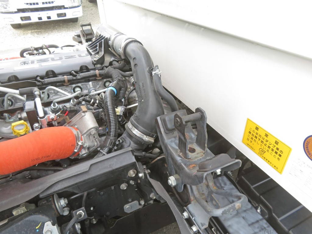 いすゞ エルフ 2RG-NKR88AD(2WD)の写真32