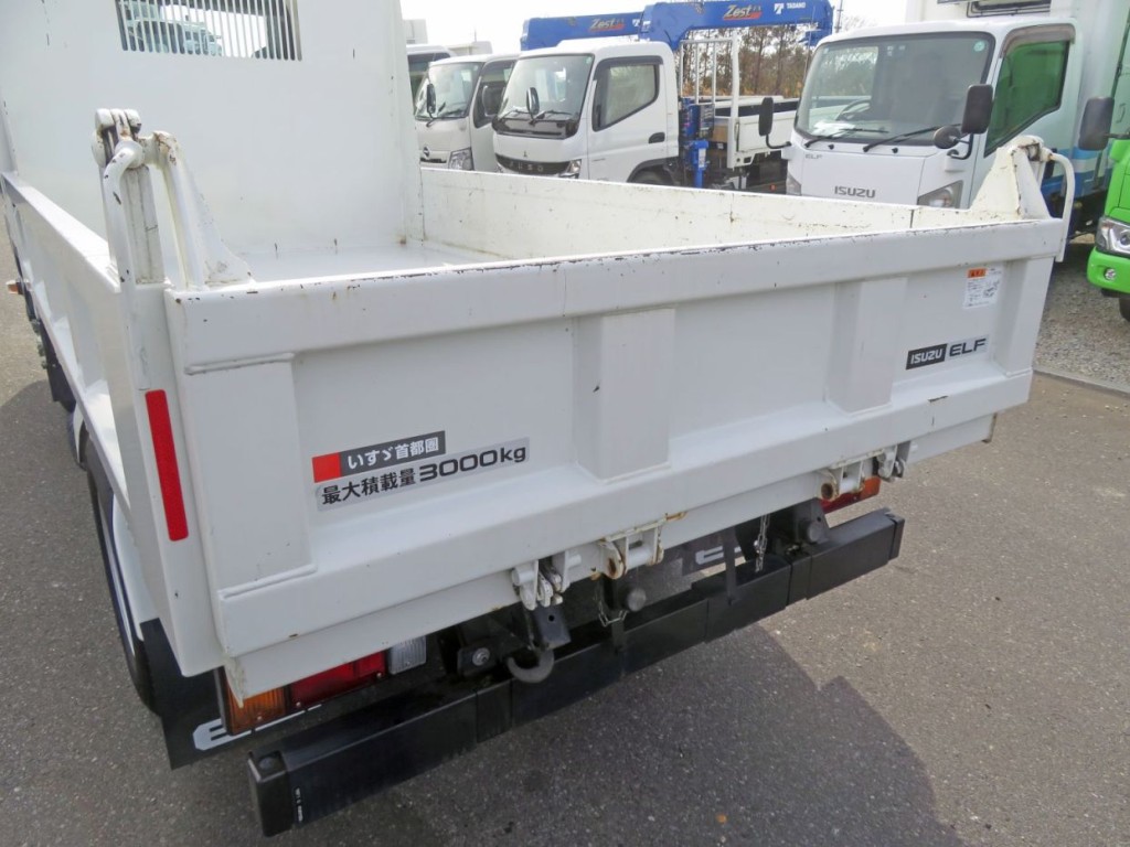 いすゞ エルフ 2RG-NKR88AD(2WD)の写真49