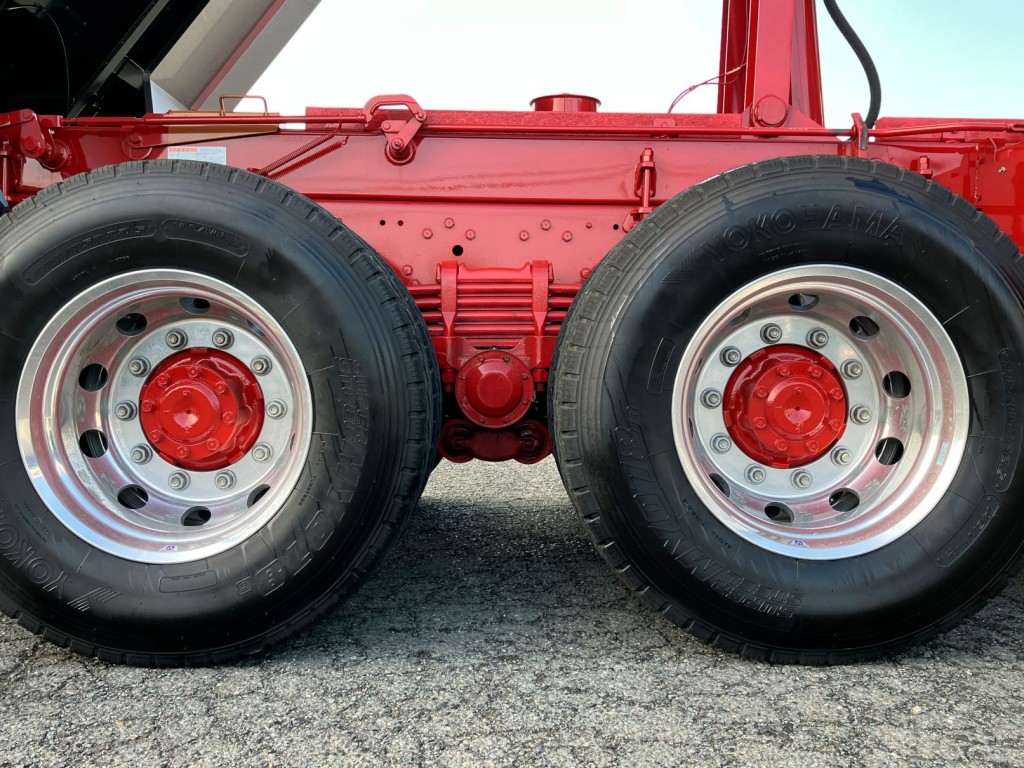 タイヤ間の状態です。|三菱 スーパーグレート 2PG-FV80VXの写真7