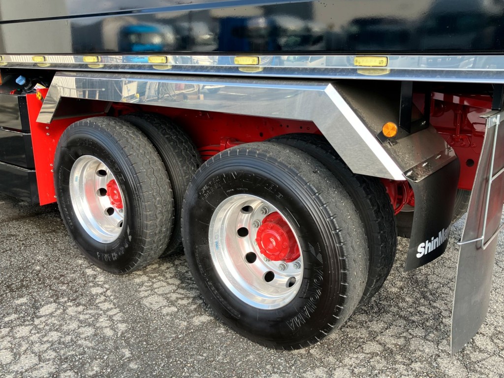 リヤフェンダーはステンレス製です。|三菱 スーパーグレート 2PG-FV80VXの写真18