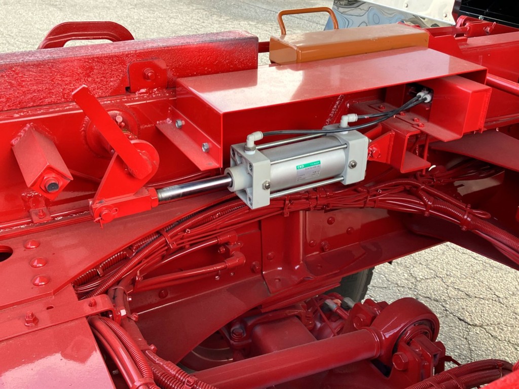 リヤゲート開閉用エアシリンダーです。|三菱 スーパーグレート 2PG-FV80VXの写真19