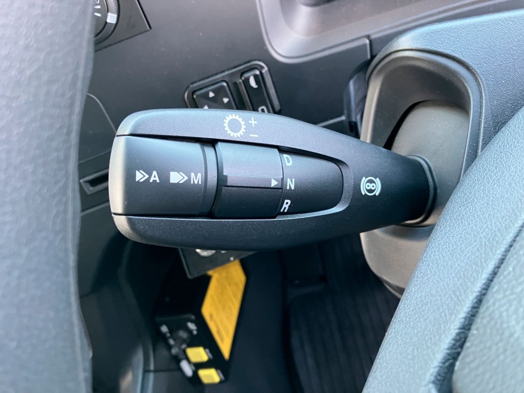 シフトパイロット・2ペダルです。|三菱 スーパーグレート 2PG-FV80VXの写真32