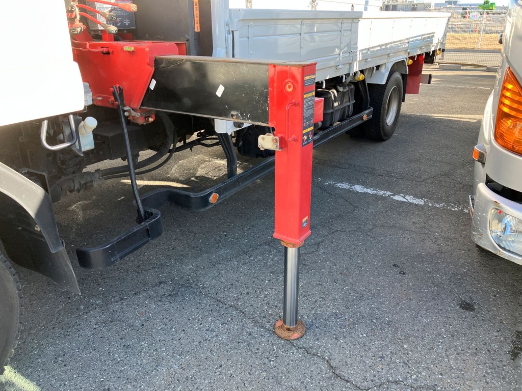 いすゞ フォワード 2RG-FRR90S2(2WD)の写真8