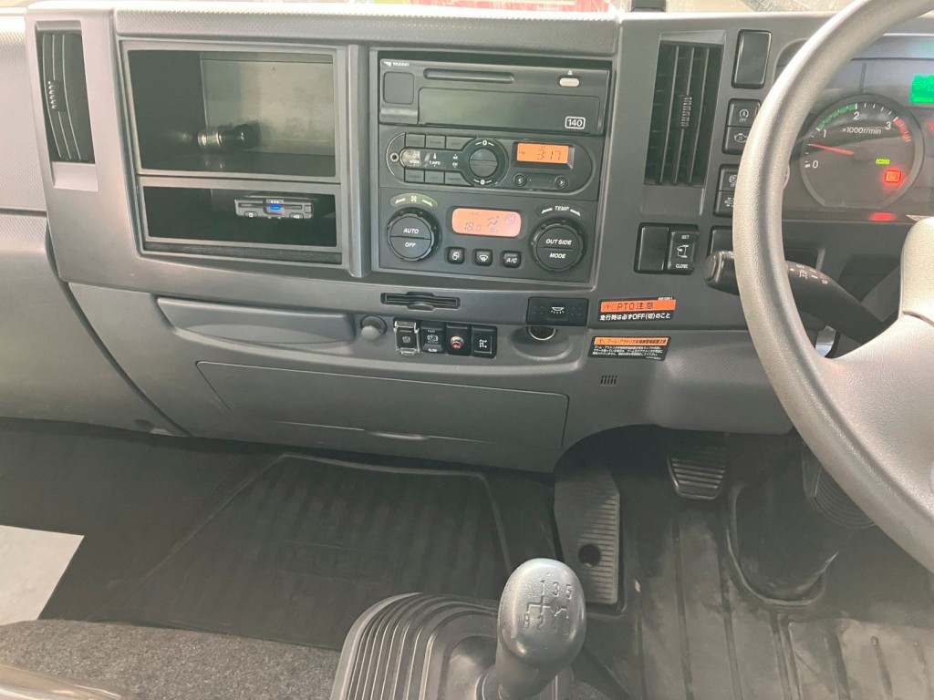 いすゞ フォワード 2RG-FRR90S2(2WD)の写真12