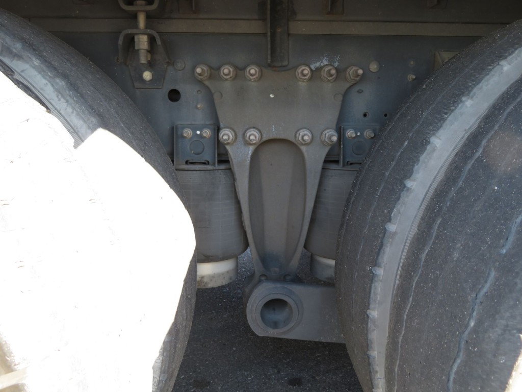 エアサスです。|日野 プロフィア QPG-FR1EXEGの写真5