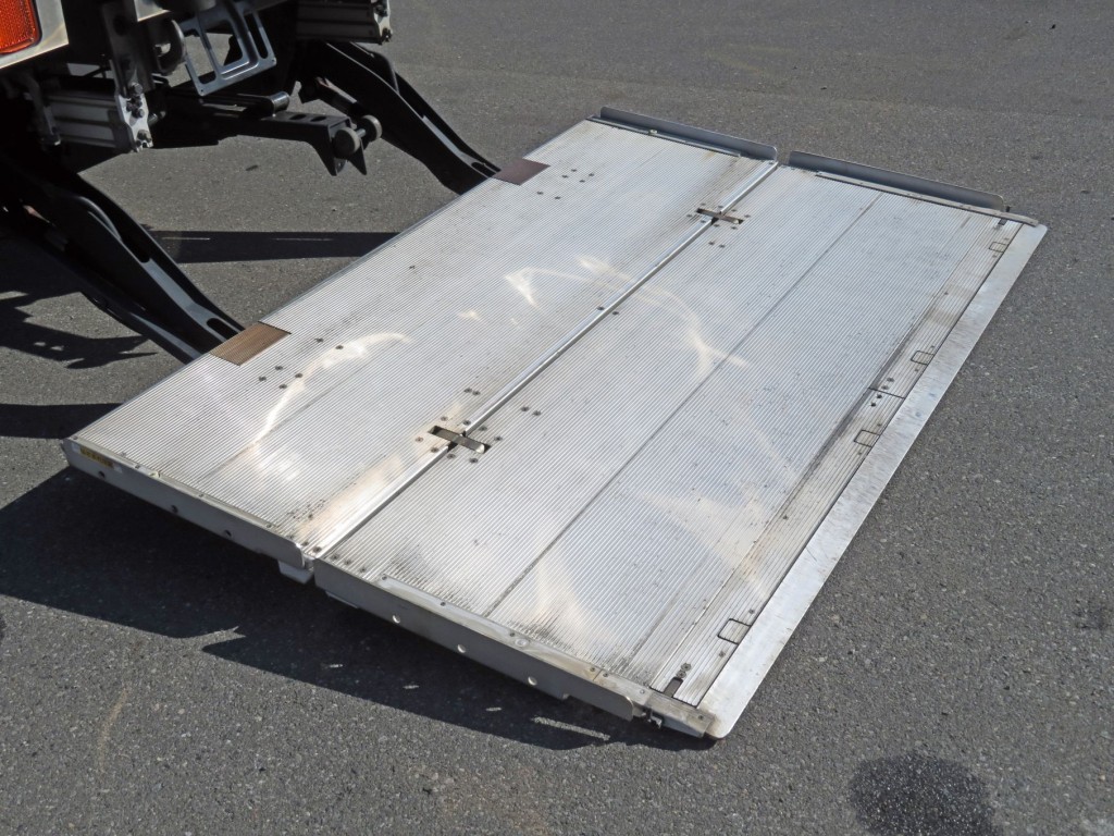 ゲートのステージの状態です。|日野 プロフィア QPG-FR1EXEGの写真17