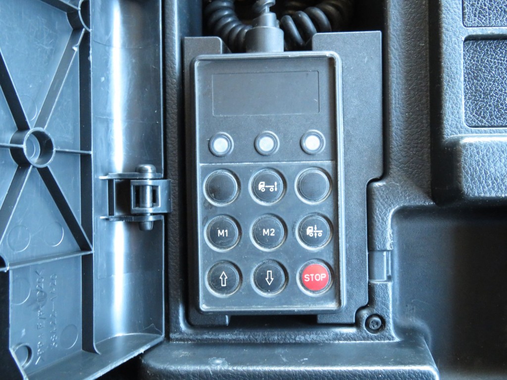 エアサスのコントローラーです。|日野 プロフィア QPG-FR1EXEGの写真26