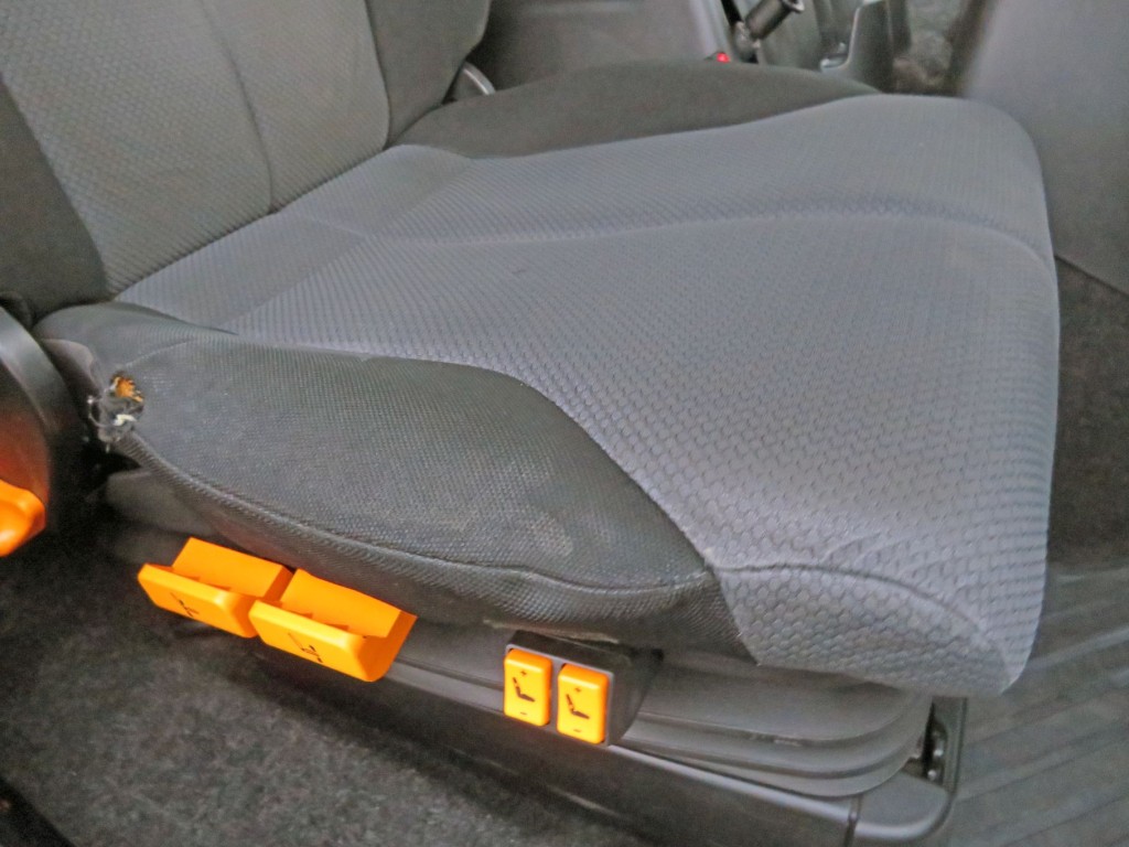 運転席座面の状態です。|日野 プロフィア QPG-FR1EXEGの写真37