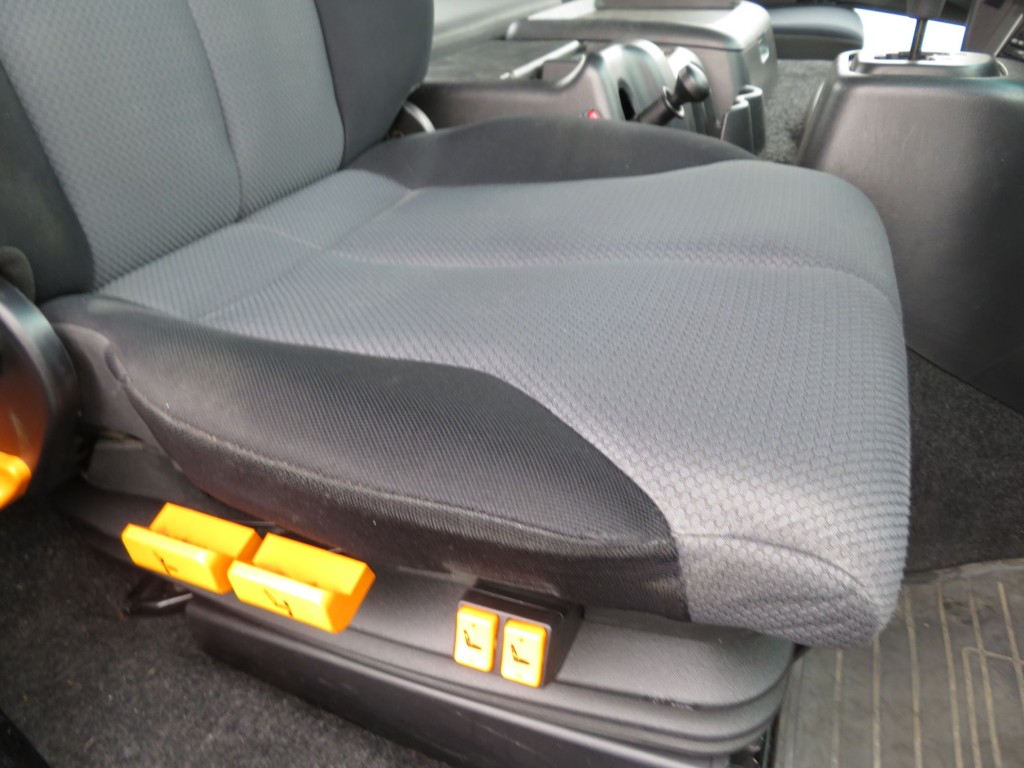 運転席座面の状態です。|日野 プロフィア QPG-SH1EDDGの写真7