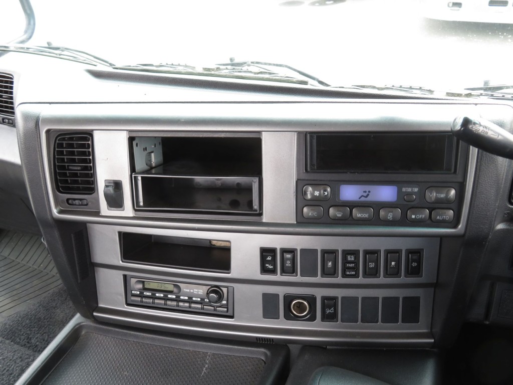 インパネ周りの状態です。|日野 プロフィア QPG-SH1EDDGの写真23