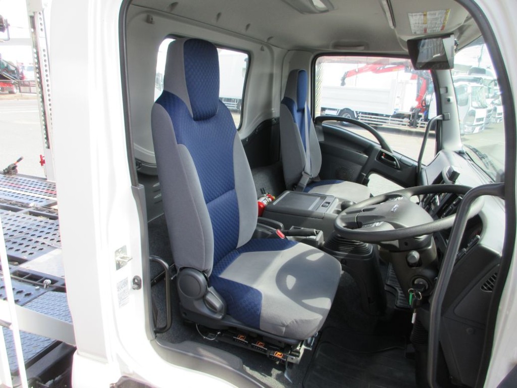 乗車定員は2名です。|いすゞ フォワード 2RG-FSR90S2の写真6