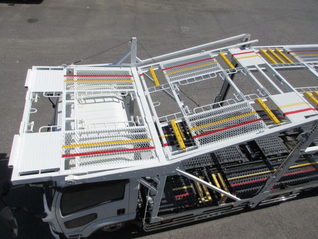 2Fフロアー先頭部分の状態です。|いすゞ フォワード 2RG-FSR90S2の写真13